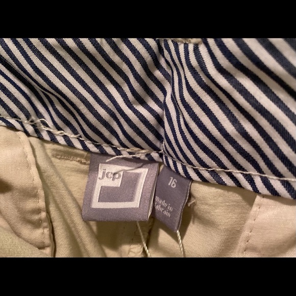 NWT jcp silver beige crop/ankle pants. - Picture 3 of 6